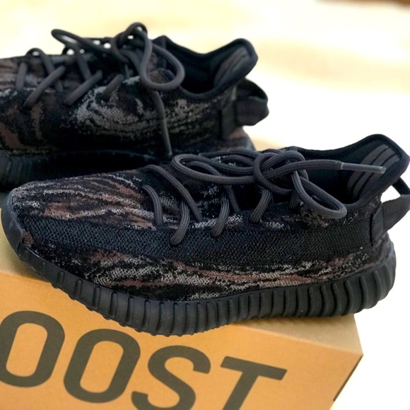 adidas🤎 YEEZY BOOST 350 V2 “MX Rock” 🤎like new ! Worn once size 6 1/2 unisex - Picture 2 of 11